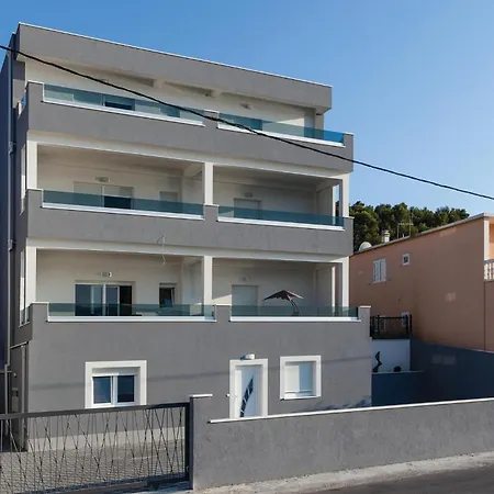 Cozy In Arbanija With House Sea View *