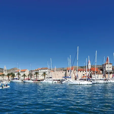Dom wakacyjny Cozy In Arbanija With House Sea View *